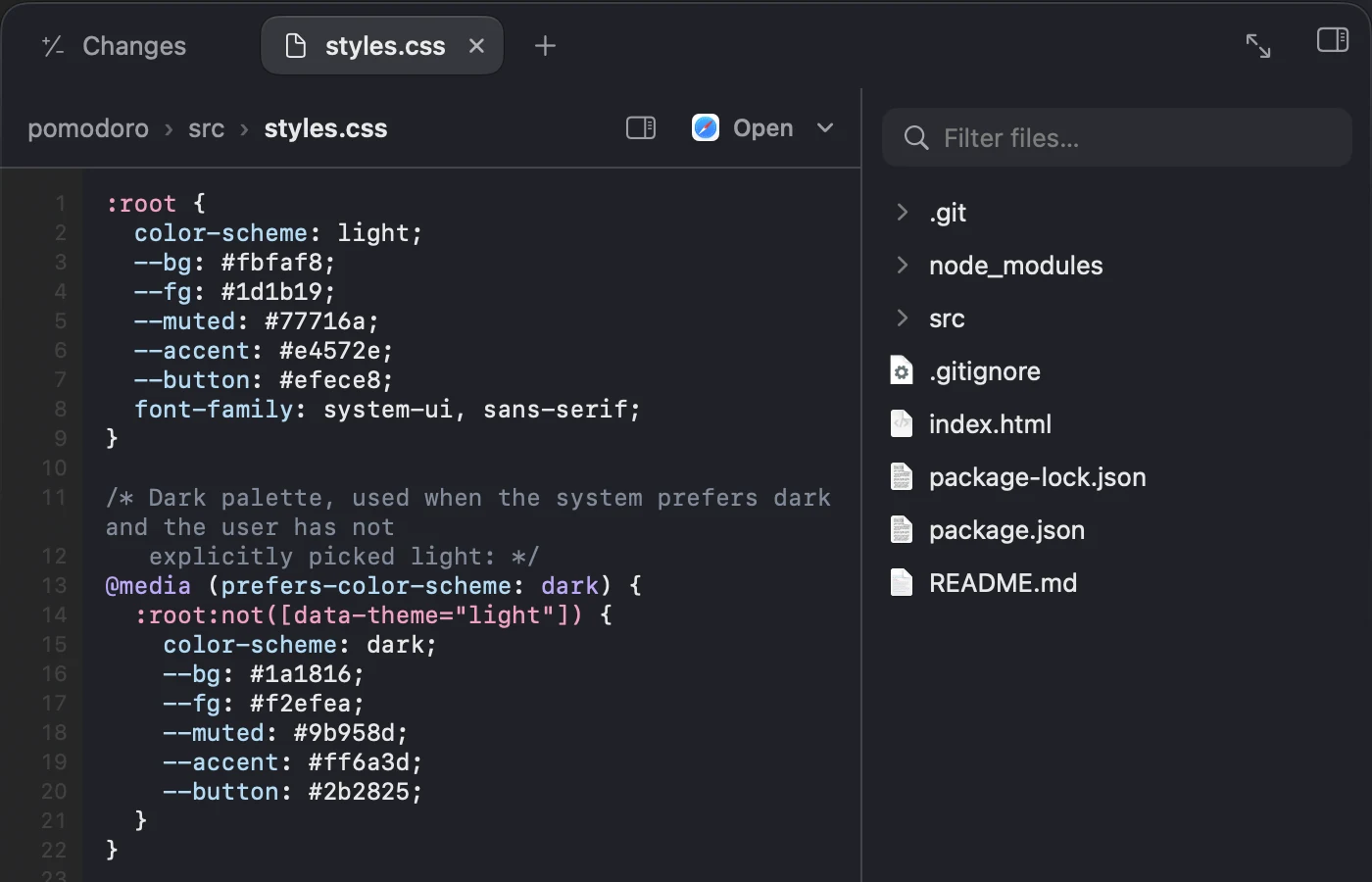 Panneau latéral de Kuvo Code avec le fichier styles.css ouvert dans l'éditeur et l'arborescence du projet à droite